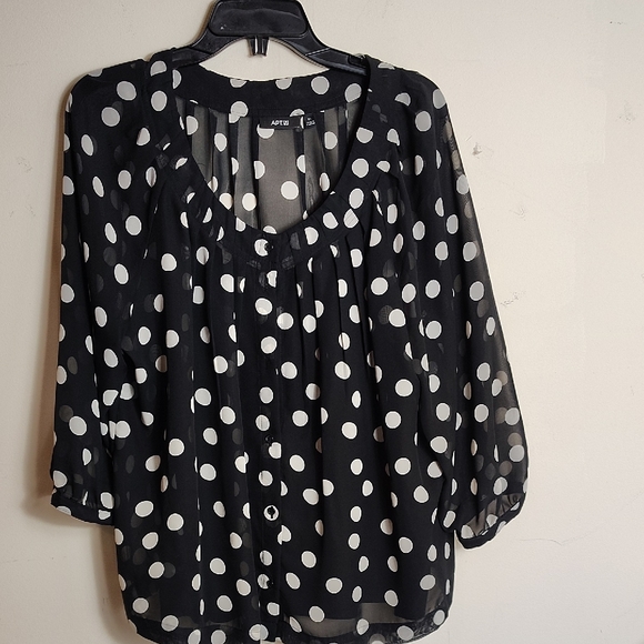 Black and White Relaxed Buttoned Blouse - Picture 1 of 6